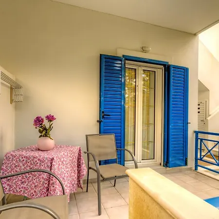 In Amoudara Heraklion-2 * Amoudara (Heraklion)